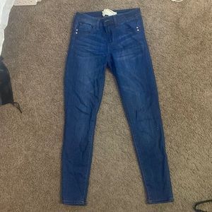 Stretchy skinny jeans